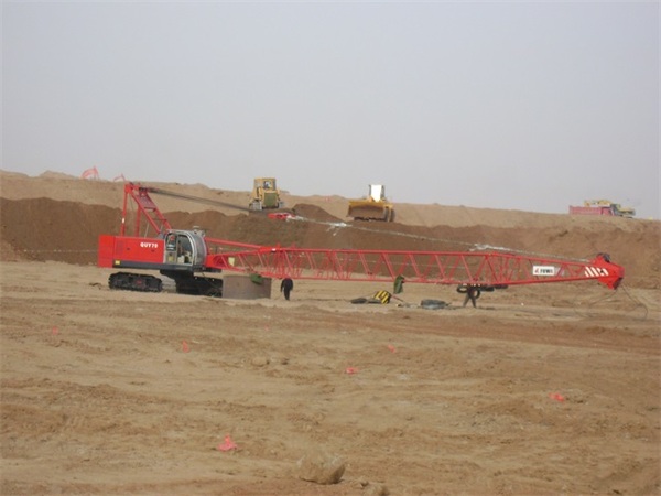 70吨强夯机组装现场